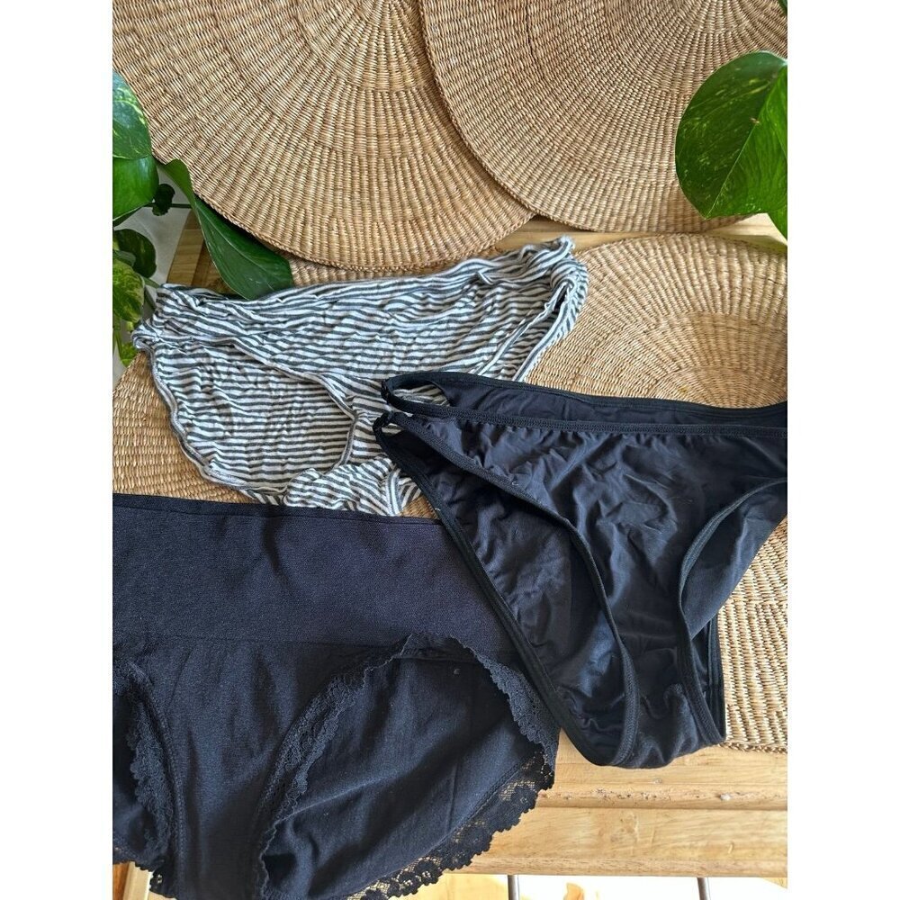 3 pairs Women’s size large bottoms